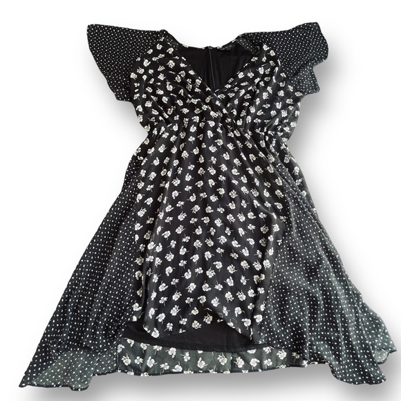 Lane Bryant Dresses & Skirts - Lane Bryant Black Floral Flutter Sleeve Dress Women's Size 22 Goth Fairy